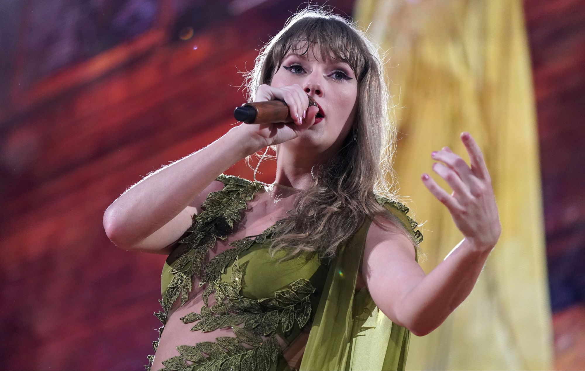  Taylor Swift performs onstage during 