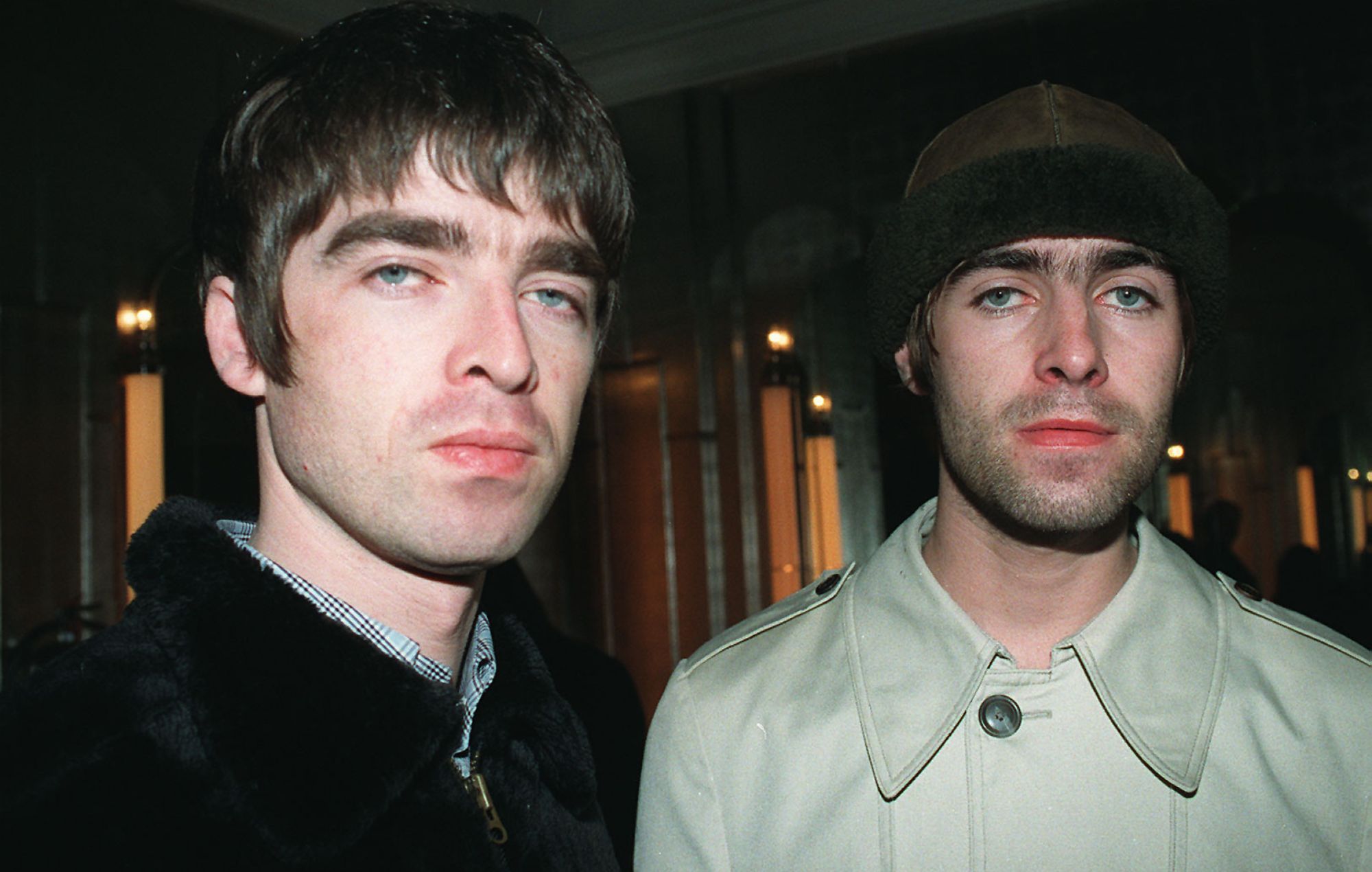 Oasis in 1999