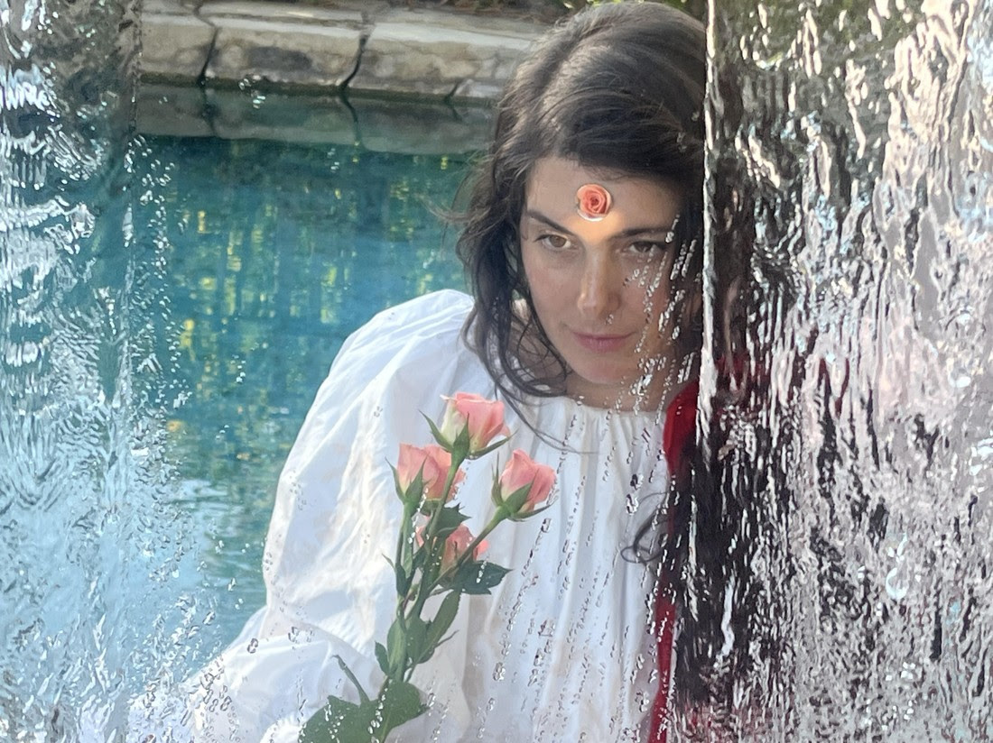 Sari Lightman Unveils Meditative New Single “Give It All Up”
